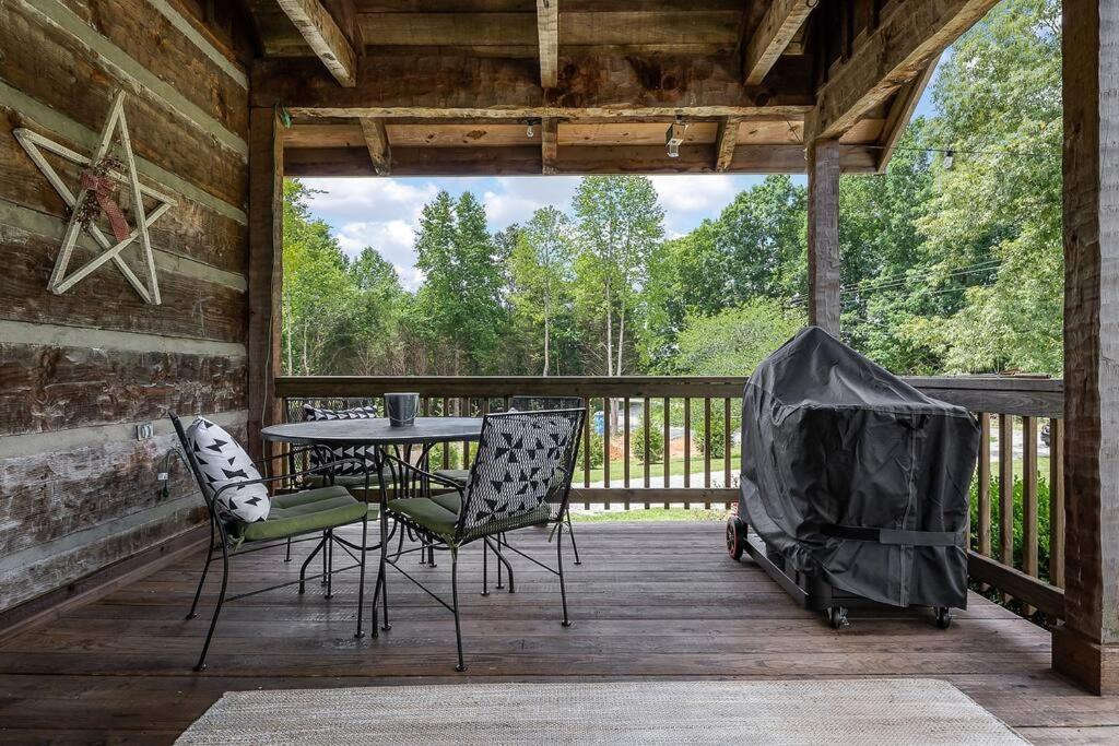 Rustic Cabin, Dock, Firepit, Kayaks & Games Winchester Exterior photo