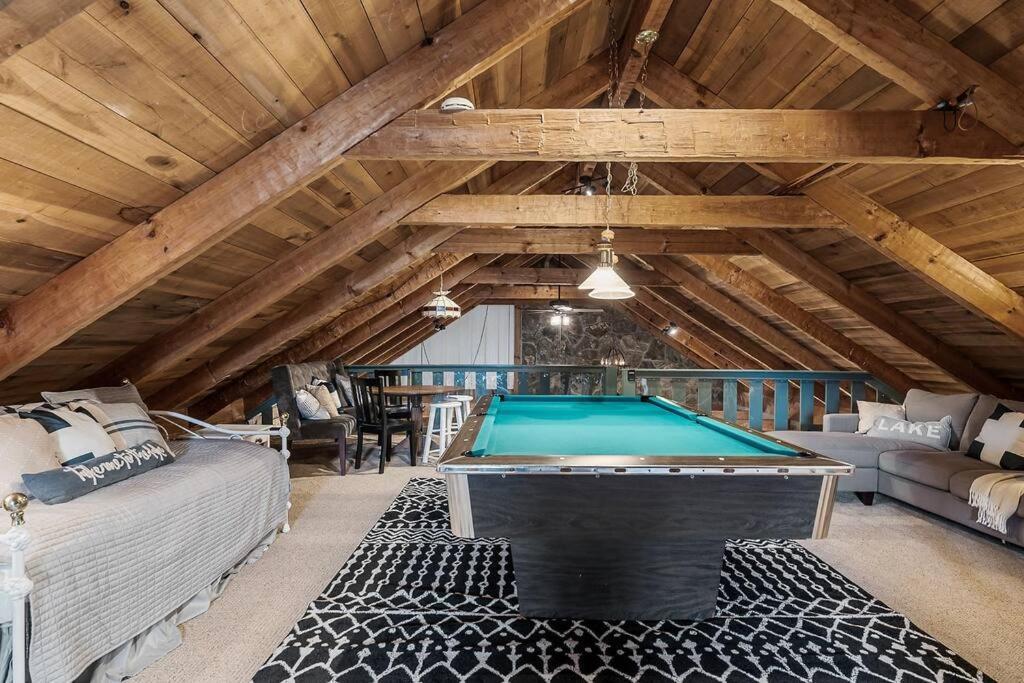 Rustic Cabin, Dock, Firepit, Kayaks & Games Winchester Exterior photo
