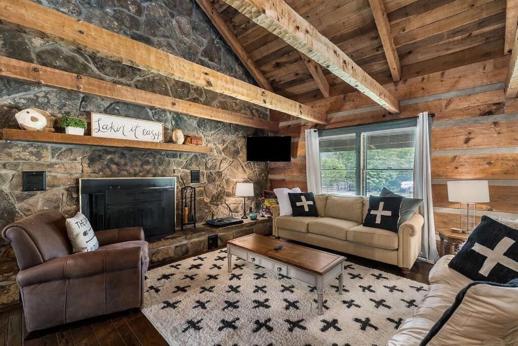 Rustic Cabin, Dock, Firepit, Kayaks & Games Winchester Exterior photo