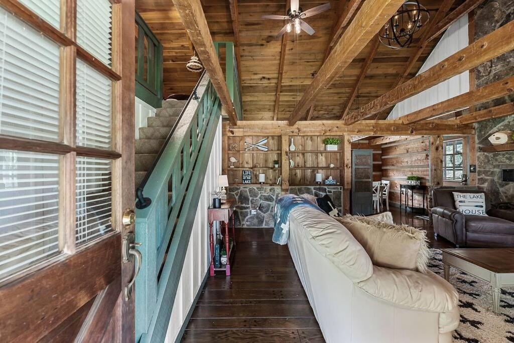 Rustic Cabin, Dock, Firepit, Kayaks & Games Winchester Exterior photo